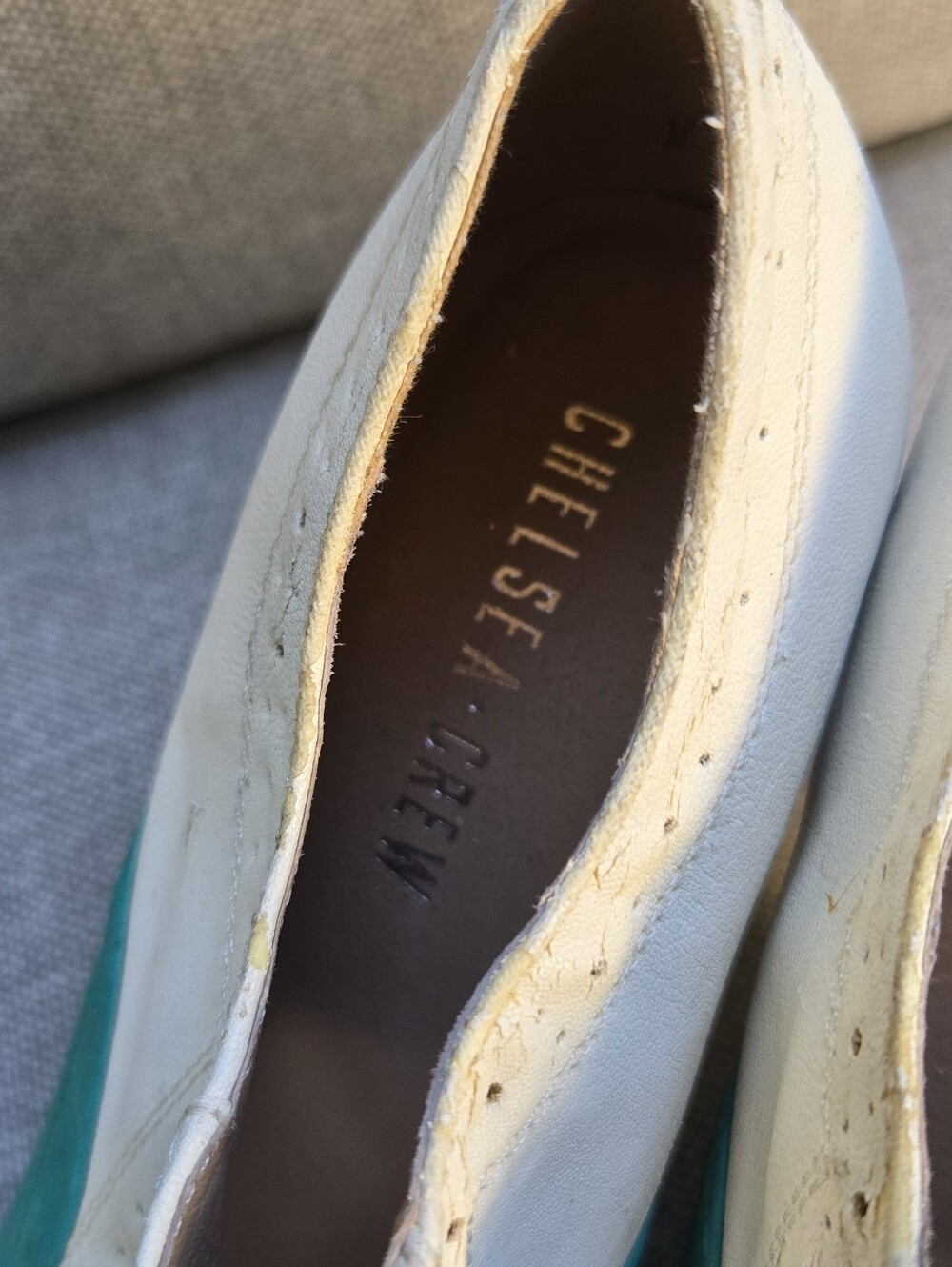 Chelsea Crew Two-Tone Teal and White Heeled Oxford Pumps - Picture 13 of 13